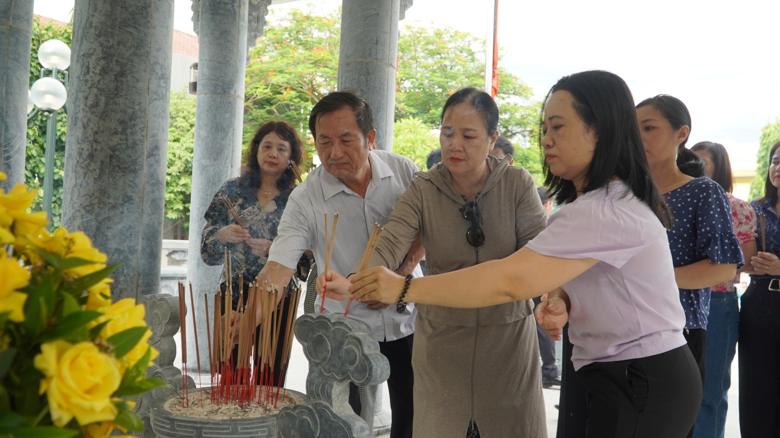 Bia_tưởng_niệm_các_anh_hùng_liệt_sỹ_phường_Đồng_Phú_T.P_Đồng_Hới_202410.jpg