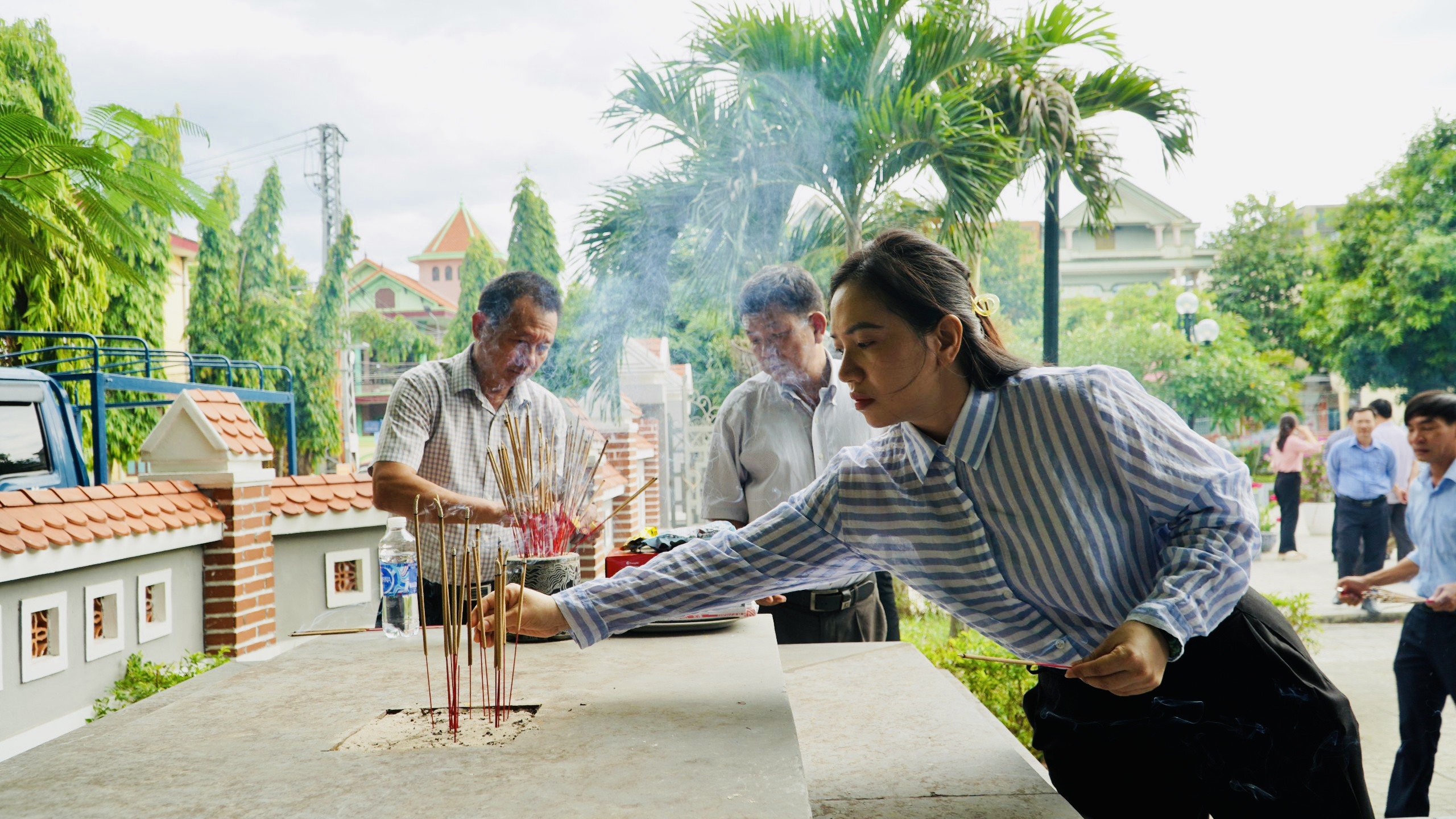Bia_tưởng_niệm_các_anh_hùng_liệt_sỹ_phường_Đồng_Phú_T.P_Đồng_Hới_202412.jpg