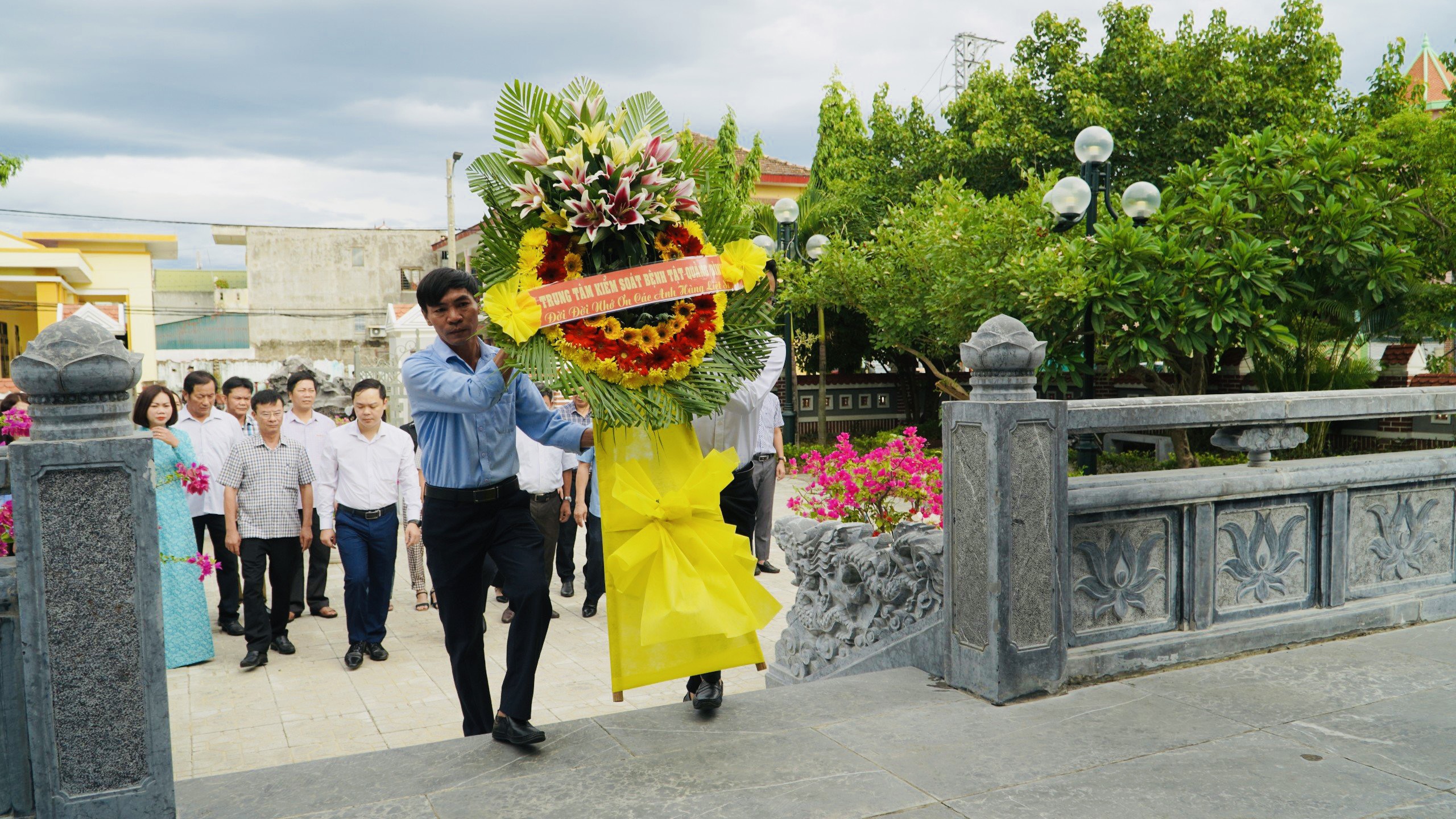Bia_tưởng_niệm_các_anh_hùng_liệt_sỹ_phường_Đồng_Phú_T.P_Đồng_Hới_20244.jpg