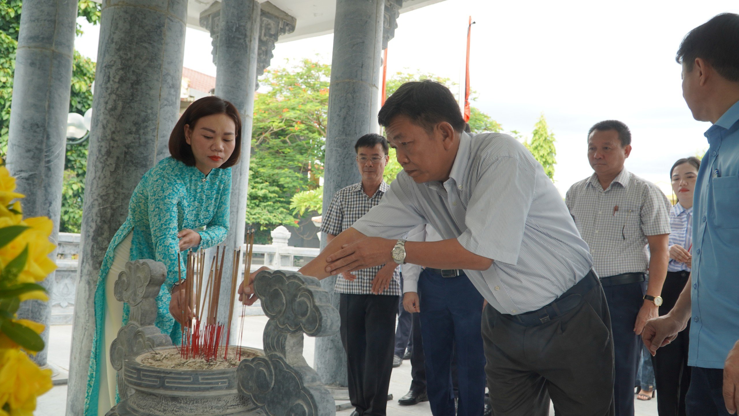 Bia_tưởng_niệm_các_anh_hùng_liệt_sỹ_phường_Đồng_Phú_T.P_Đồng_Hới_20246.jpg