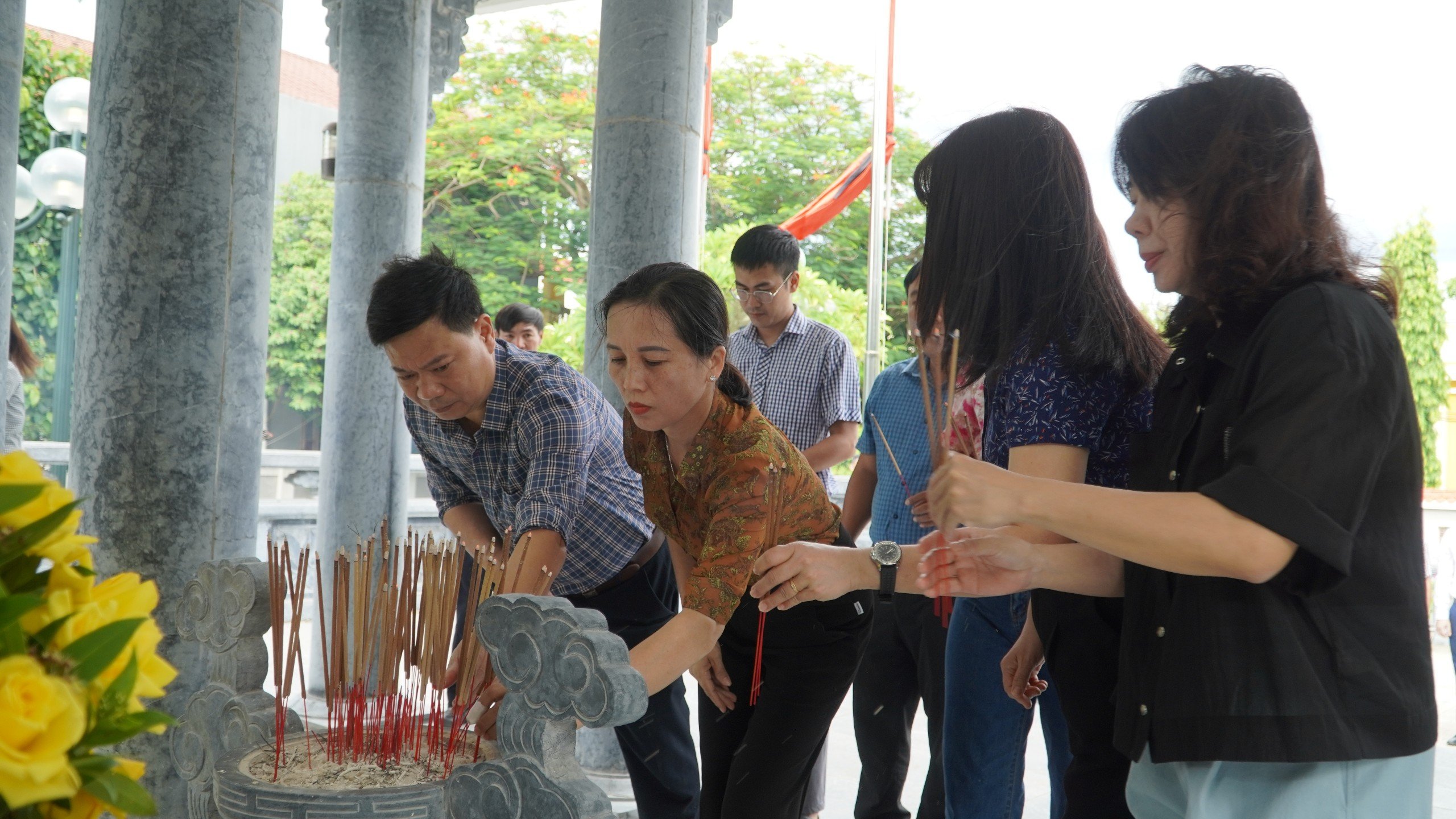 Bia_tưởng_niệm_các_anh_hùng_liệt_sỹ_phường_Đồng_Phú_T.P_Đồng_Hới_20248.jpg