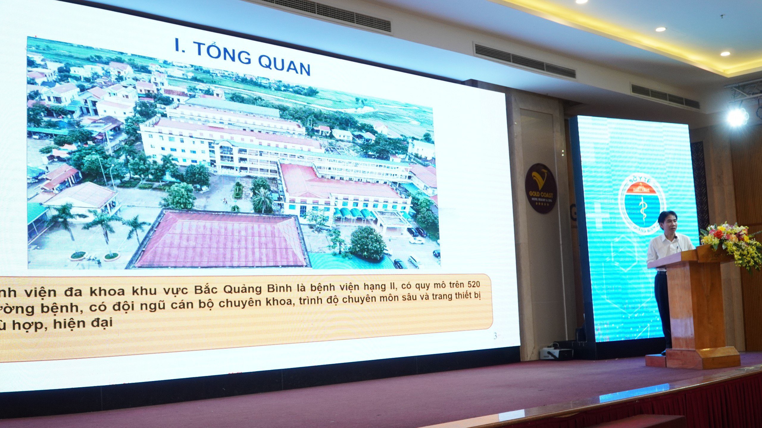 Bác sĩ CKII Nguyễn Viết Thái Giám đốc Bệnh viện Đa khoa Khu vực Bắc Quảng Bình tham luận công tác Triển khai chuyển đổi số tại đơn vịjpg