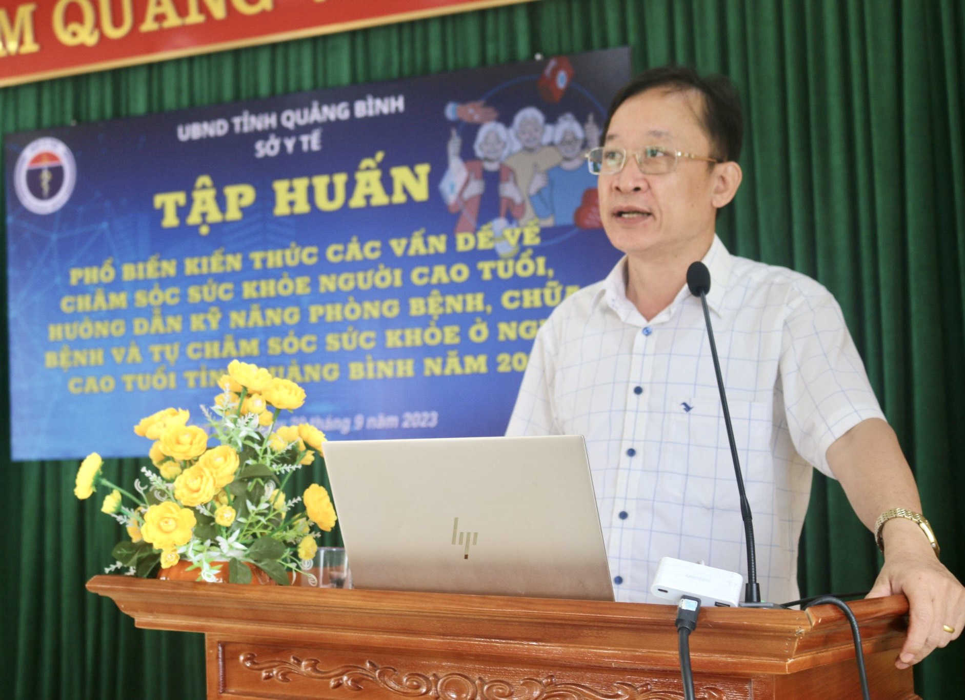 Bác_sĩ_Vũ_Việt_Hưng_Trưởng_phòng_Nghiệp_vụ_y_SYT_phát_biểu_chỉ_đạo_buổi_tập_huấn.jpg