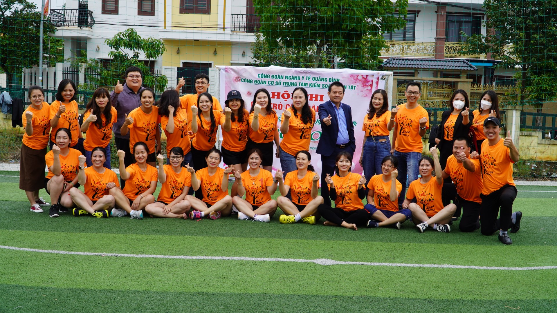 DSC00300_Large.JPG