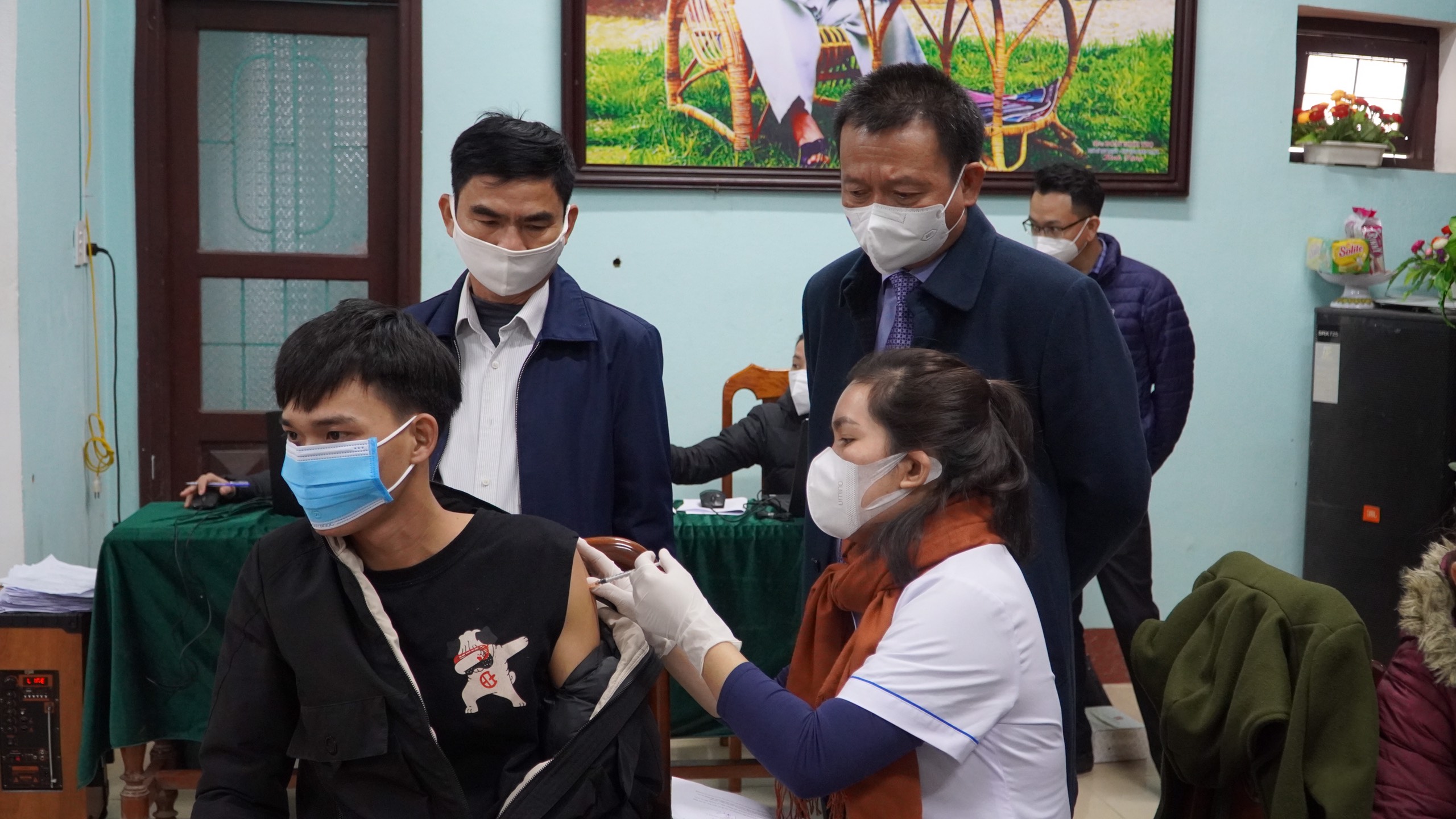 Một số hình ảnh giám sát tại các điểm tiêm 7