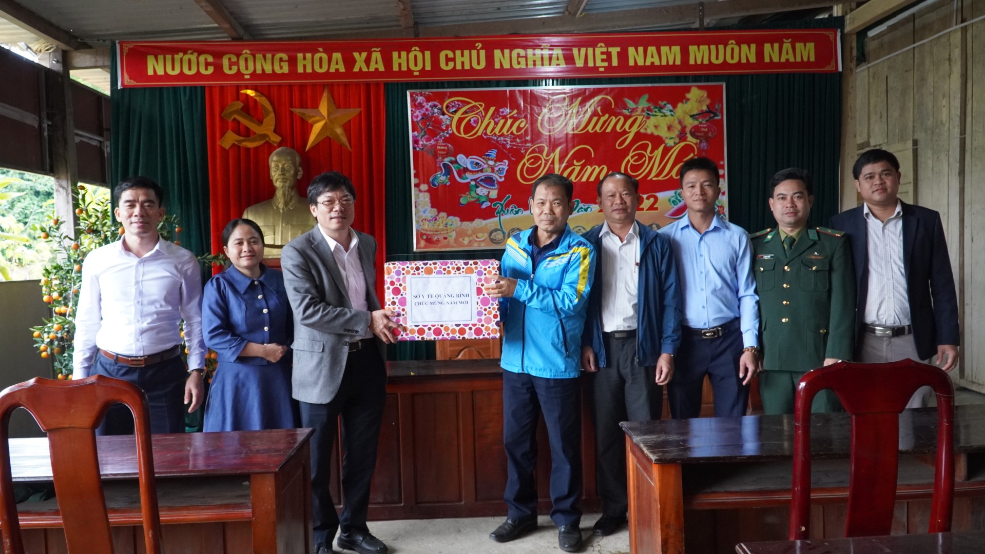 Một số hình ảnh hoạt động tại buổi đến thăm xã Trường Sơn Custom