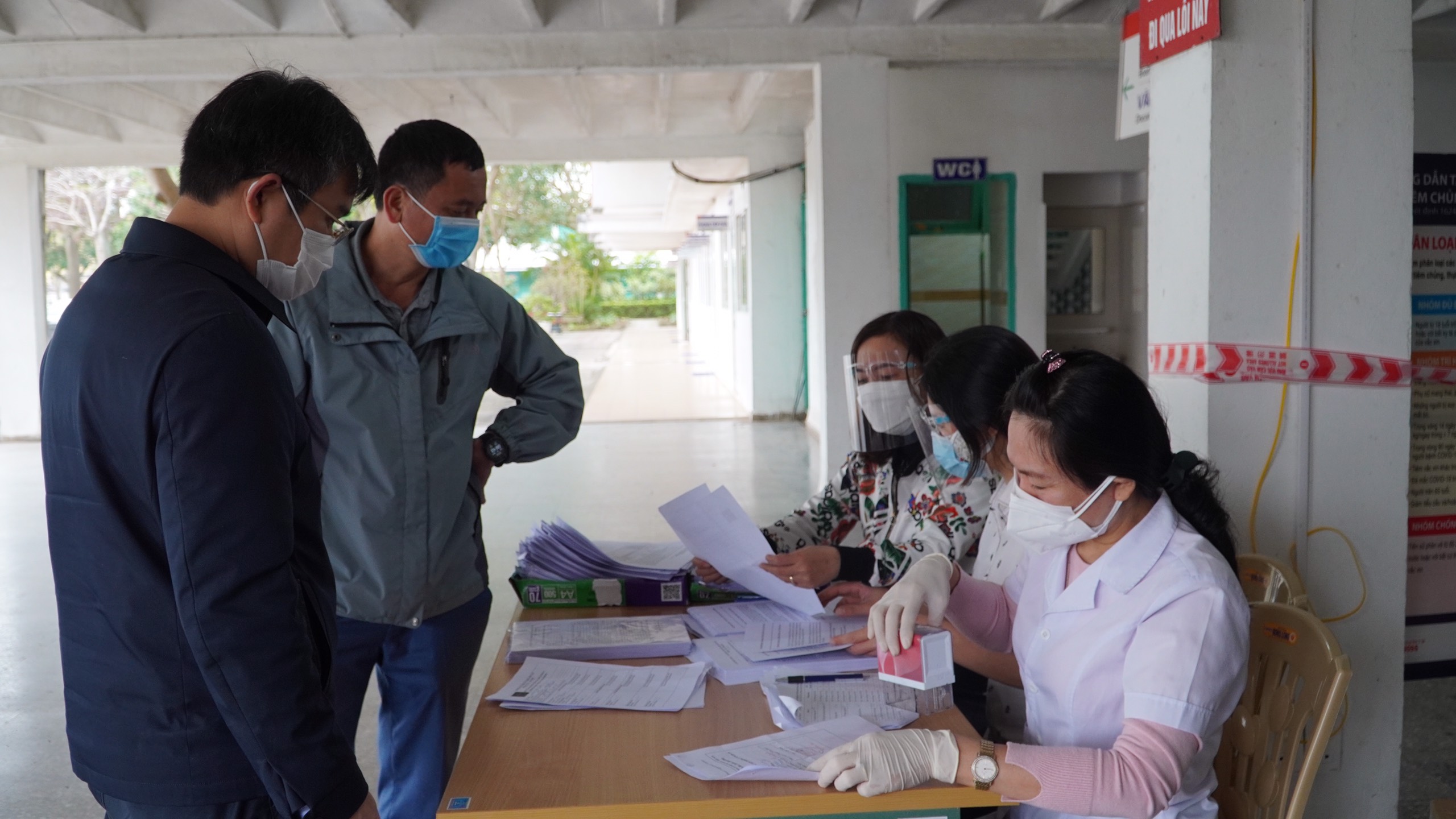 Một số hình ảnh tại điểm tiêm do CDC Quảng Bình 5