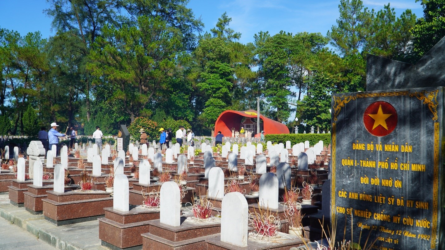 Nghĩa_trang_liệt_sỹ_Quốc_gia_Trường_Sơn_nơi_yên_nghĩ_của_10.263_anh_hùng_liệt_sĩ.jpg