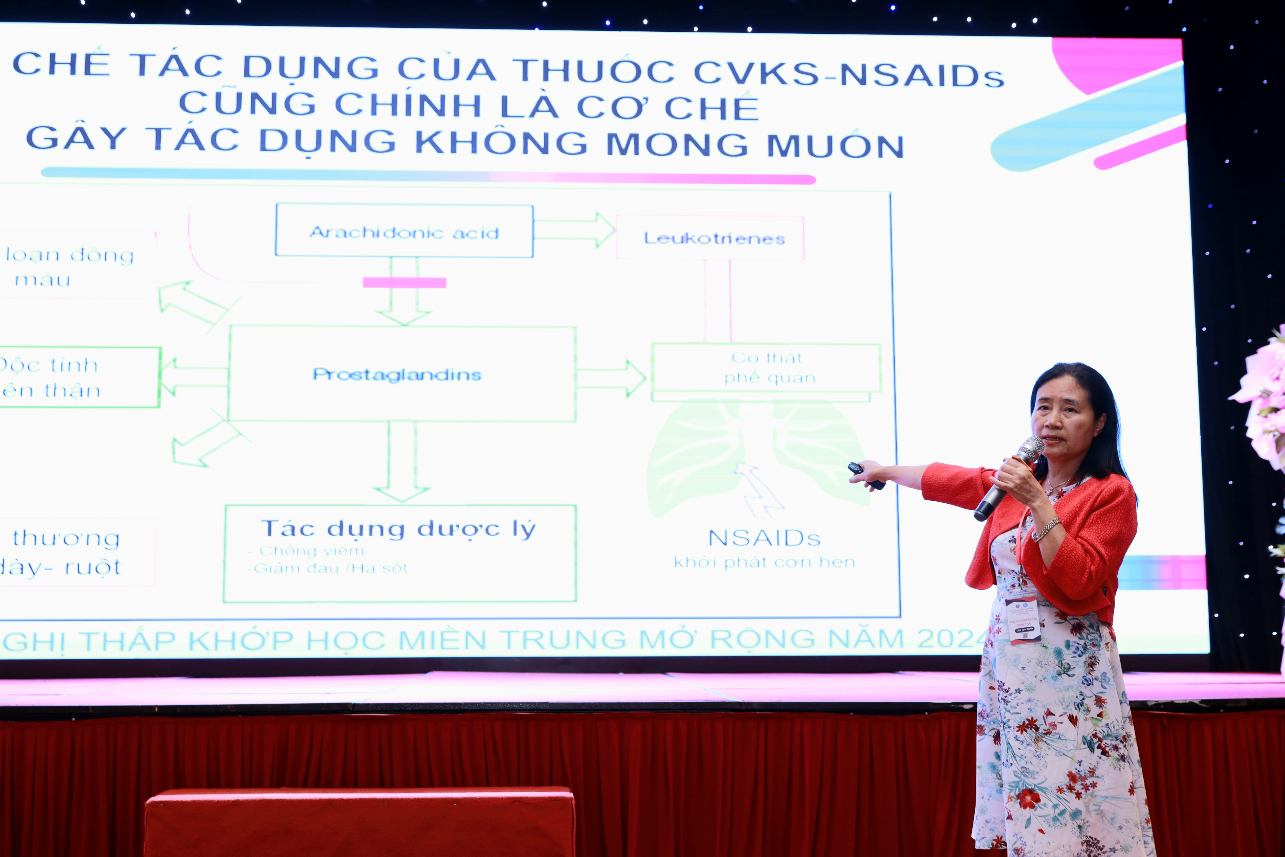 PGS.TS. Nguyễn Thị Ngọc Lan Chủ tịch Hội Thấp khớp học Việt Nam chia sẻ về những vấn đề về bệnh lý xương khớp