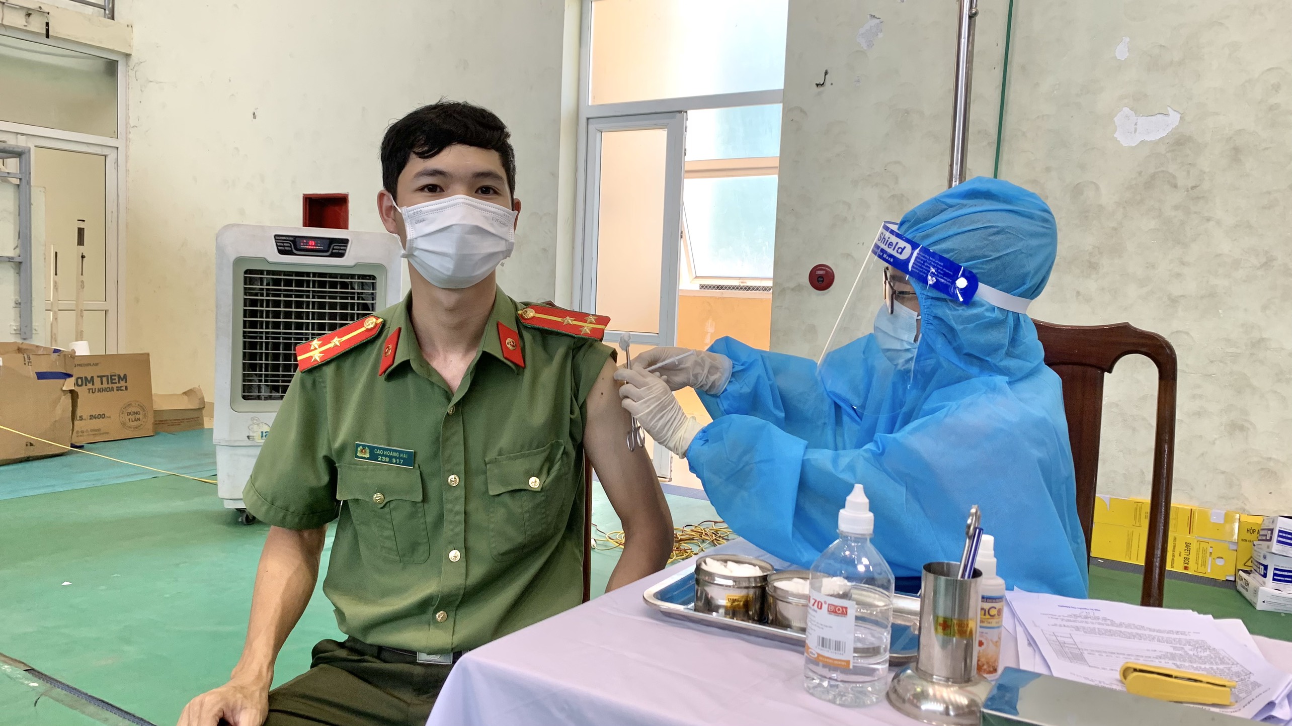Tiếp tục triển khai công tác tiêm chủng vắc xin phòng Covid 19 cho lực lương tuyến đầu và người dân toàn tỉnhjpg
