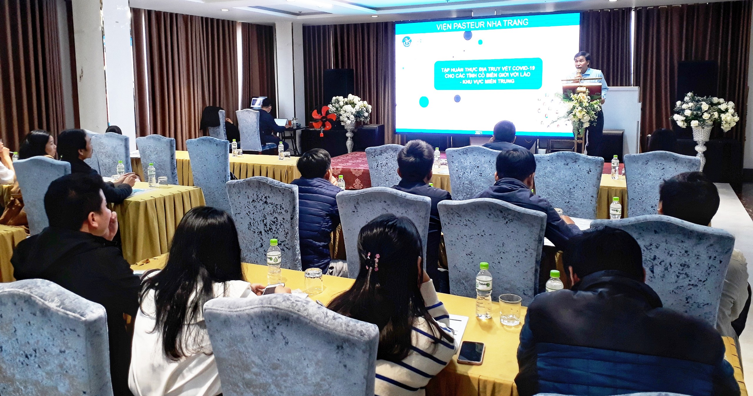 Toàn cảnh lớp Tập huấn hướng dẫn thực địa truy vết Covid 19 cho các tỉnh có biên giới với Lào khu vực Miền Trung