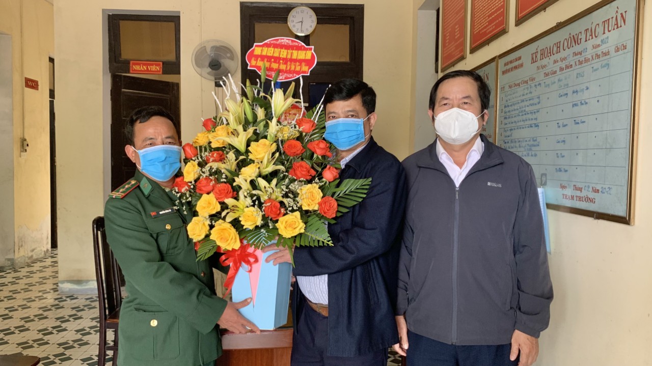 Trung tâm Kiểm soát bênh tật thăm trạm biên phòng cửa khẩu Cảng Gianh 