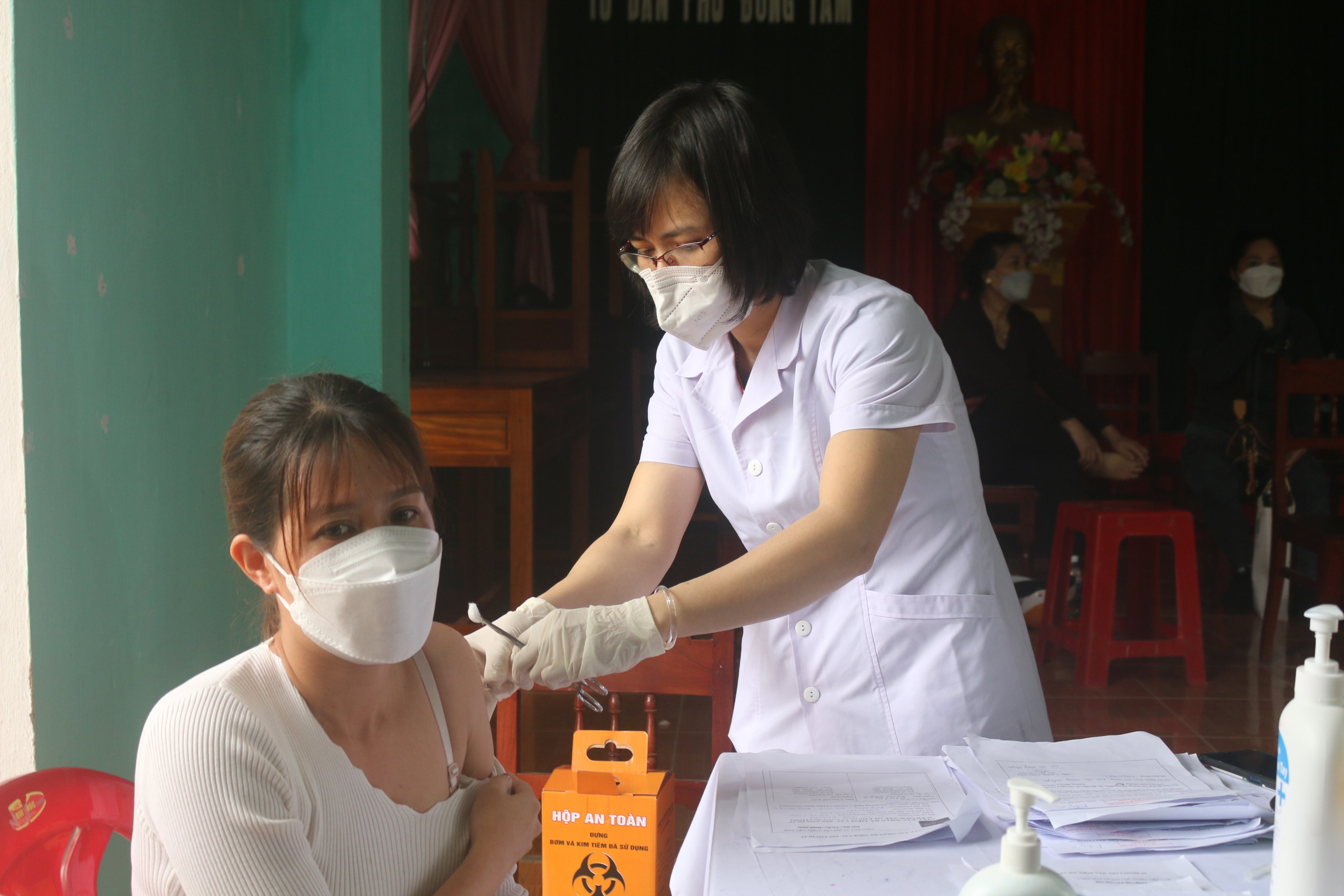 Tại điểm tiêm Trung tâm Y tế TP. Đồng Hới2