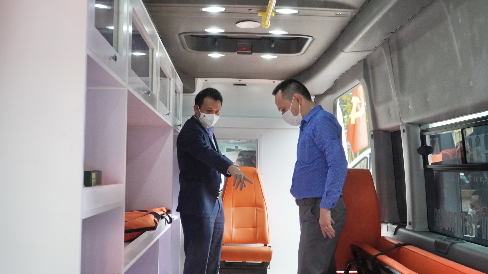 Xe cứu thương do TT Group và Ngân hàng SHB tài trợ được nhập khẩu từ Nga