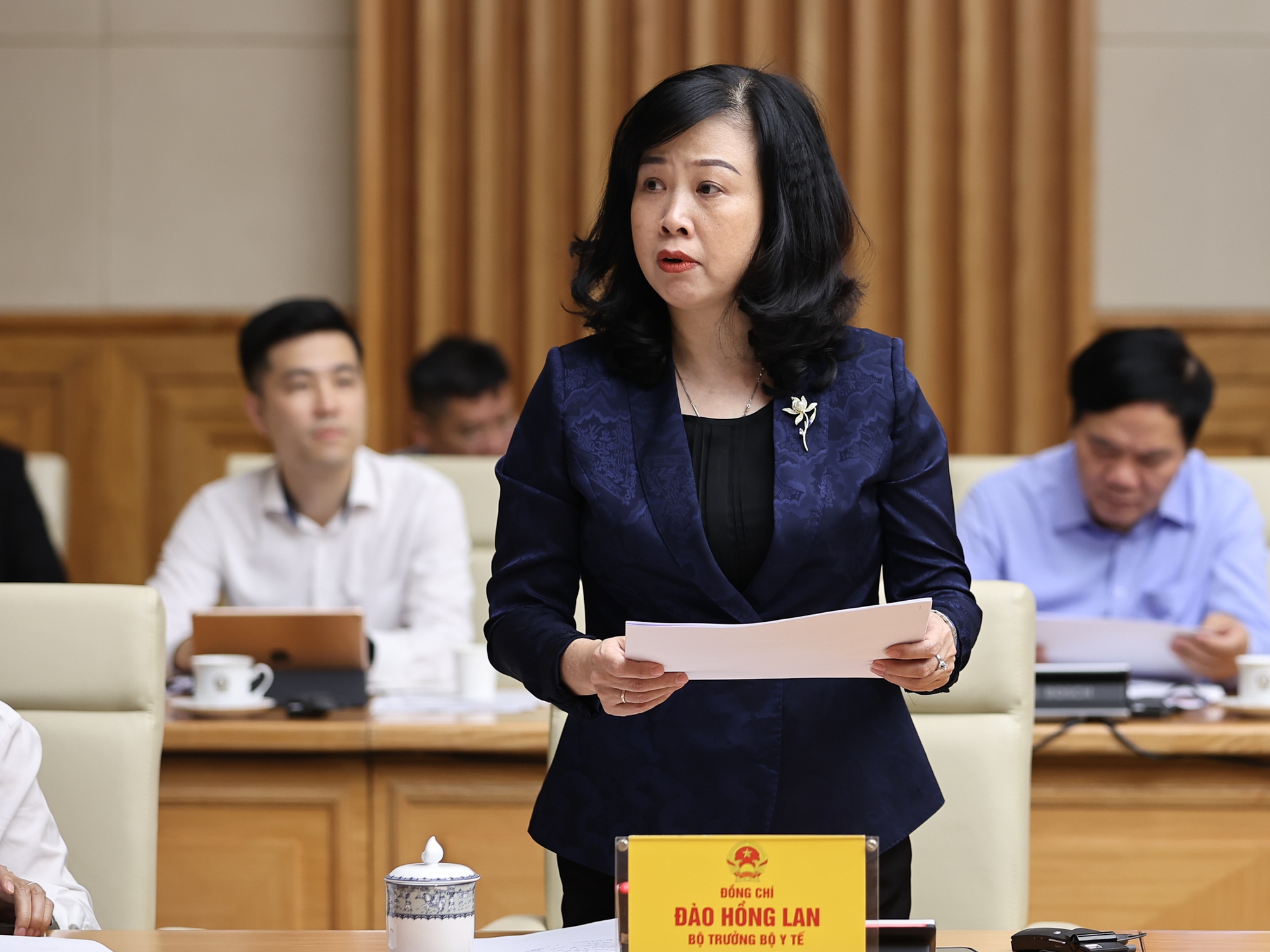 bo-truong-dao-hong-lan-3-nam-chong-dich-coivd-16985639727831707937100.jpeg