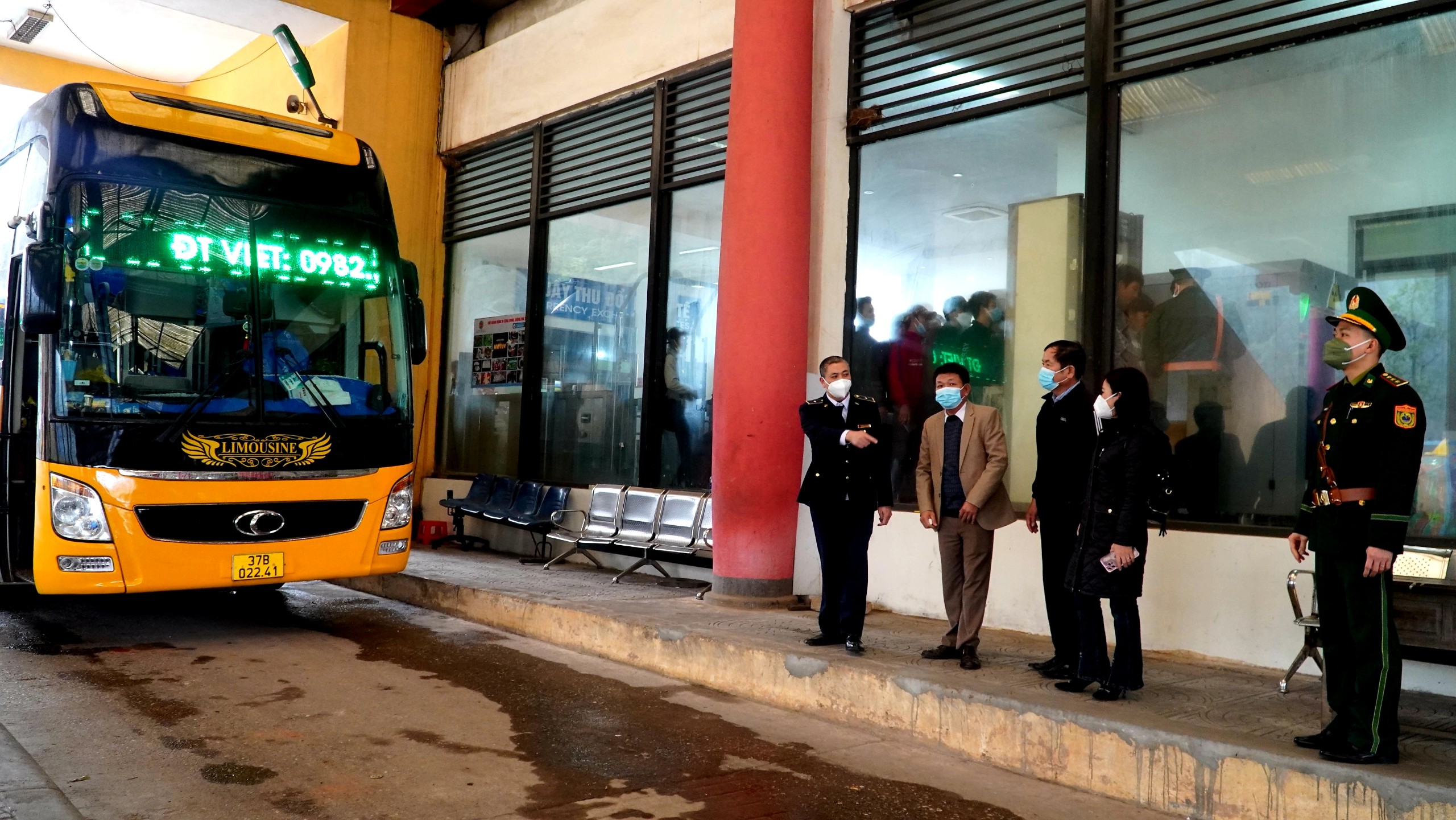 khu_vực_xe_vào_kiểm_soát.jpg