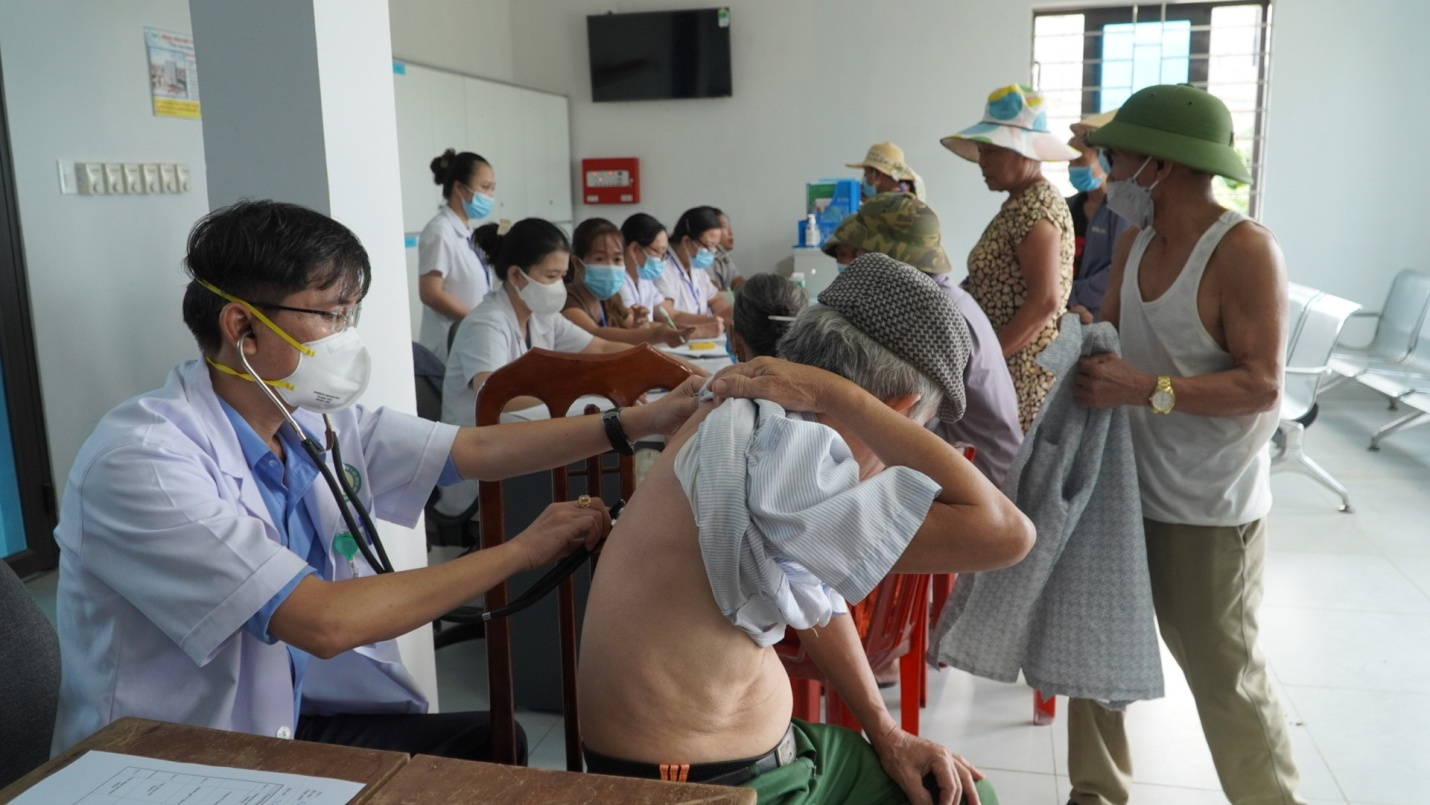 le_thuy_kham_sangloc_benh_lao_2023_3.jpg