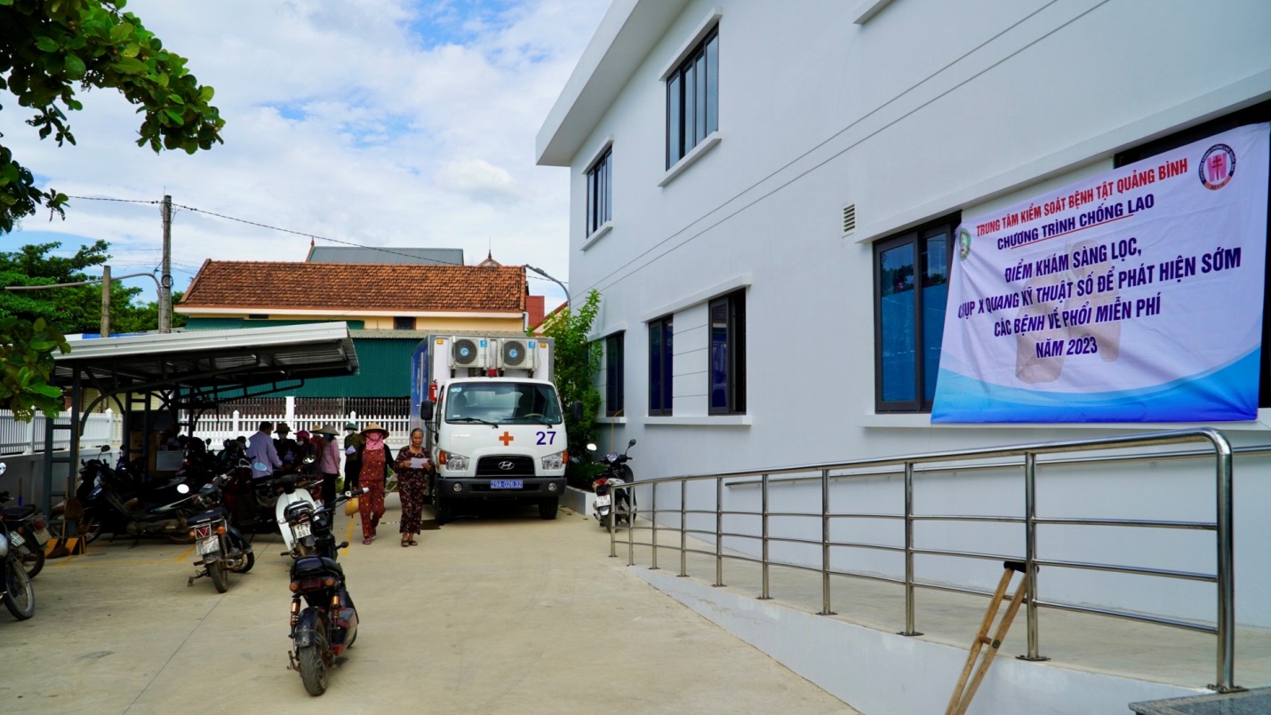 le_thuy_kham_sangloc_benh_lao_2023_7.jpg