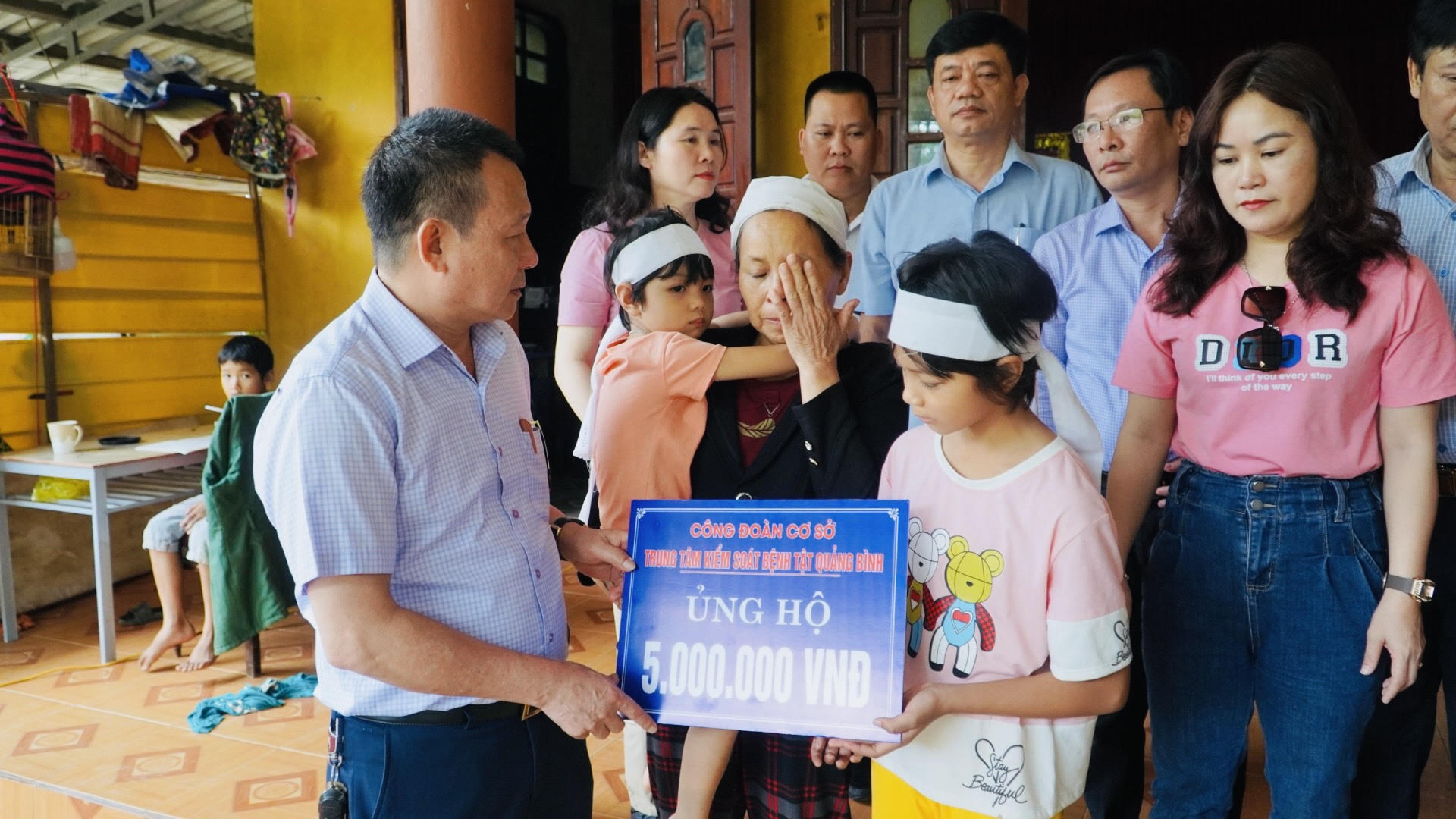 tang_qua_1211221.jpg