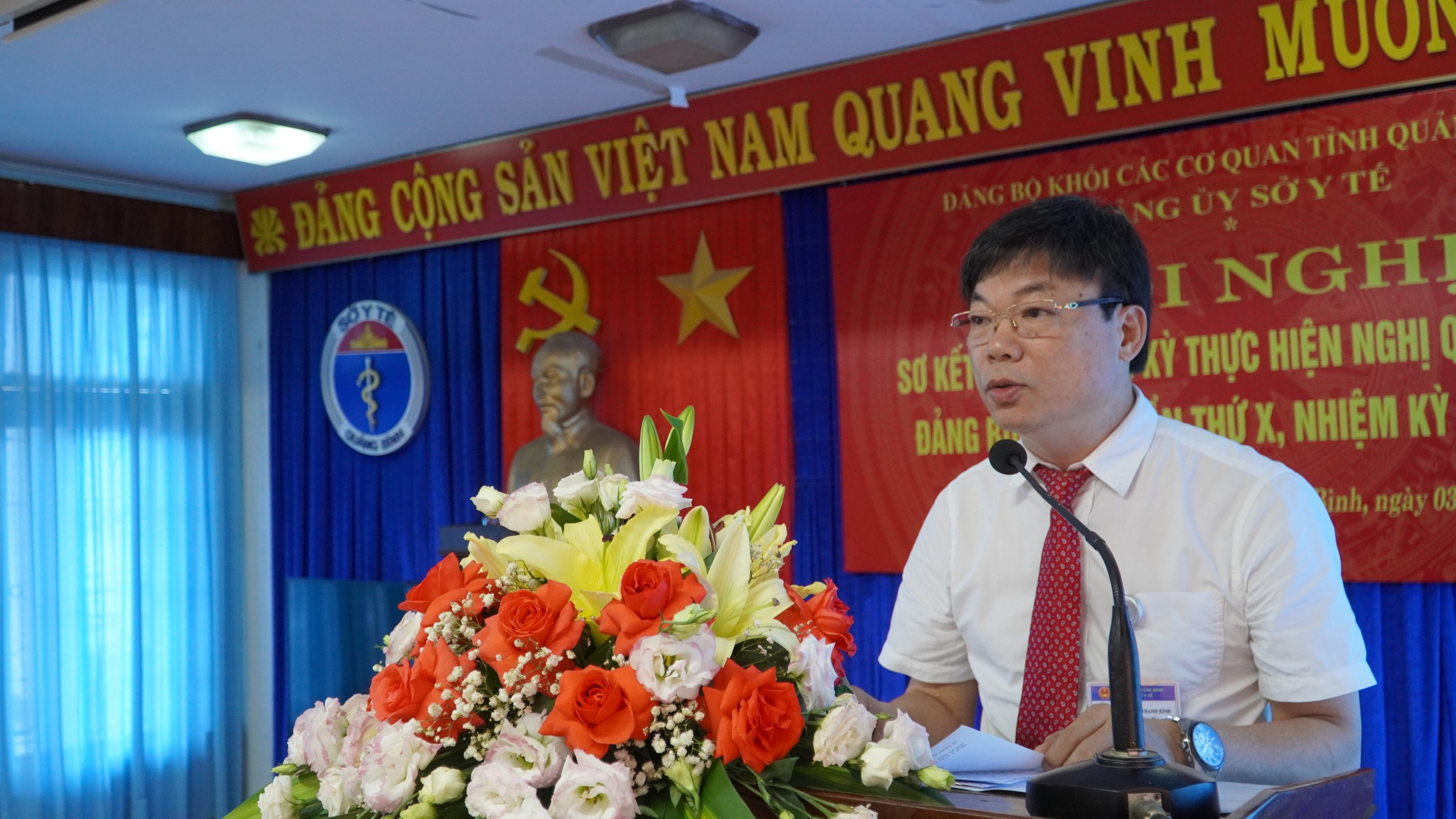 Đồng_chí_Dương_Thanh_Bình_Bí_Thư_Đảng_Ủy_Giám_đốc_Sở_Y_tế_phát_biểu_khai_mạc_hội_nghị.jpg