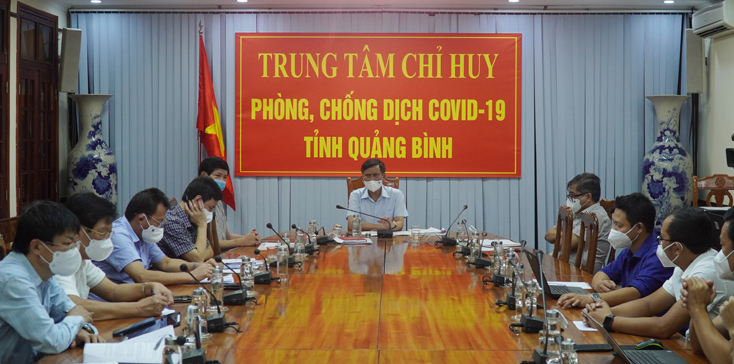 Đồng chí Trần Thắng Chủ tịch UBND tỉnh CHT Trung tâm chủ trì buổi làm việcjpg