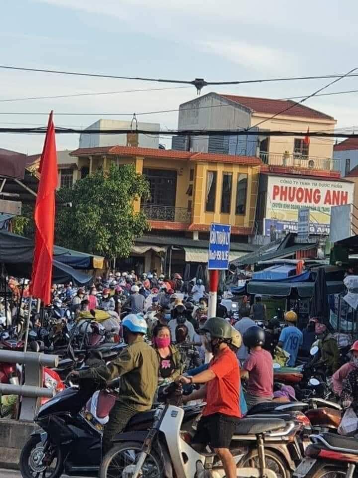 đỏ xô mua hàng